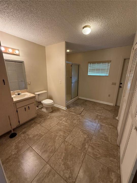 合同活跃: $1,500 (3 贝兹, 2 浴室, 1731 平方英尺)