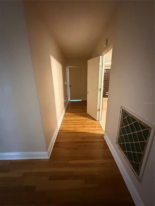 合同活跃: $1,500 (3 贝兹, 2 浴室, 1731 平方英尺)