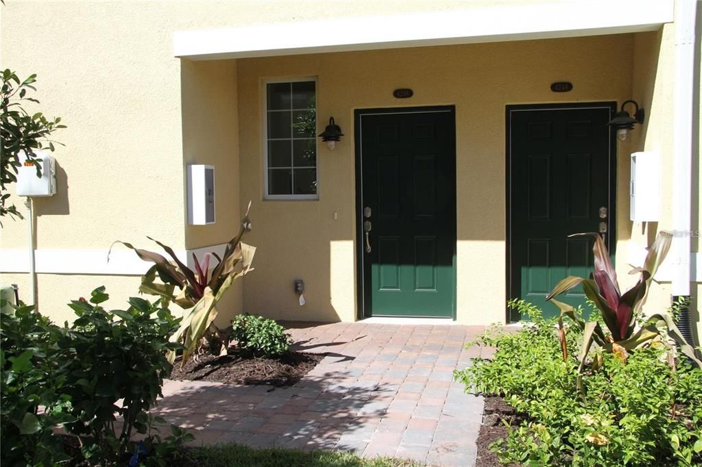 For Rent: $2,250 (3 beds, 2 baths, 1528 Square Feet)