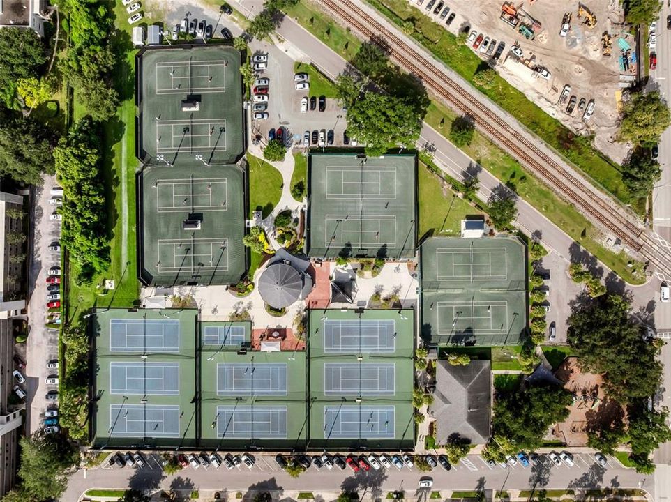 Active With Contract: $198,800 (1 beds, 1 baths, 871 Square Feet)