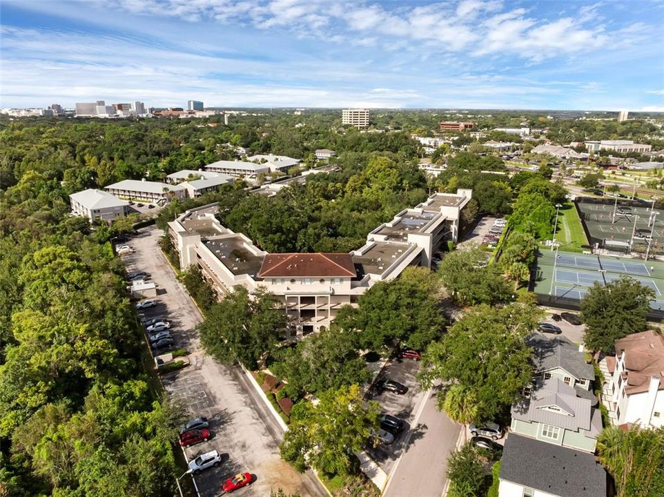 Active With Contract: $198,800 (1 beds, 1 baths, 871 Square Feet)