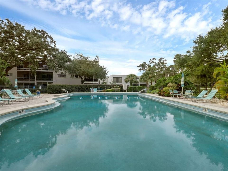 Active With Contract: $198,800 (1 beds, 1 baths, 871 Square Feet)