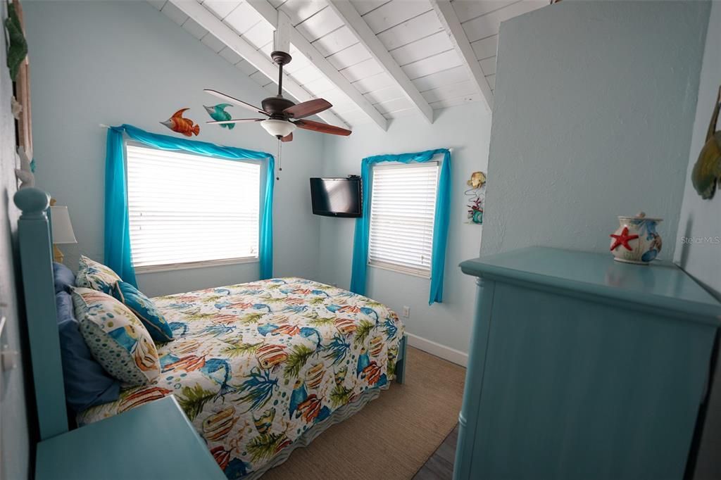 待售: $497,000 (2 贝兹, 1 浴室, 720 平方英尺)