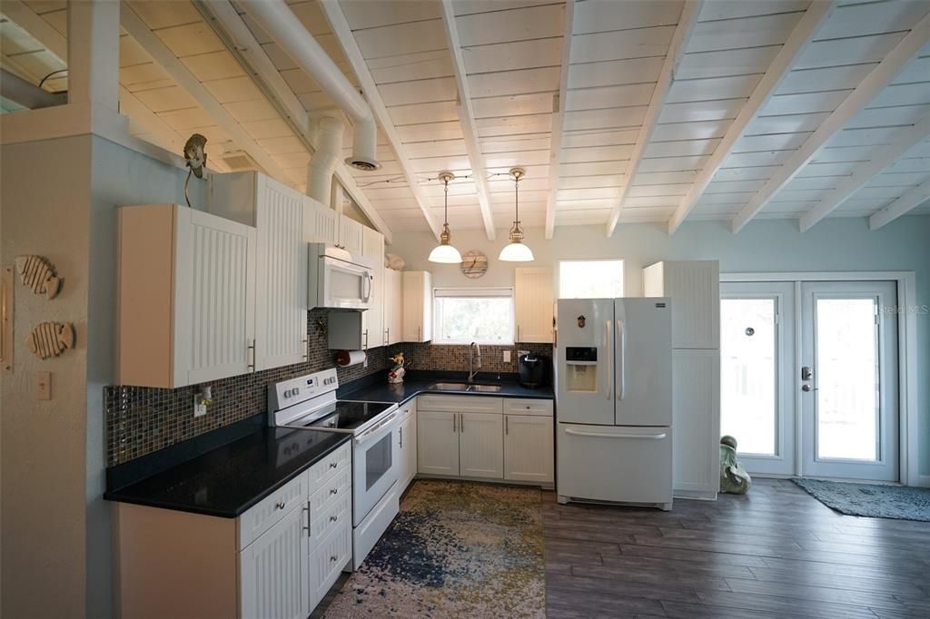 待售: $497,000 (2 贝兹, 1 浴室, 720 平方英尺)