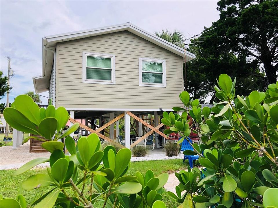 待售: $497,000 (2 贝兹, 1 浴室, 720 平方英尺)