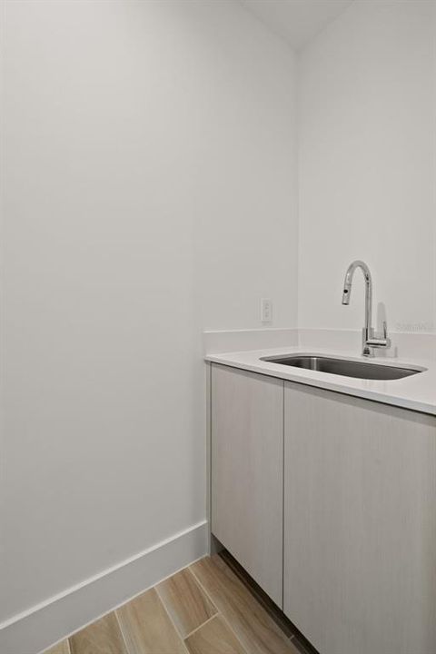 合同活跃: $1,195,000 (3 贝兹, 2 浴室, 1811 平方英尺)