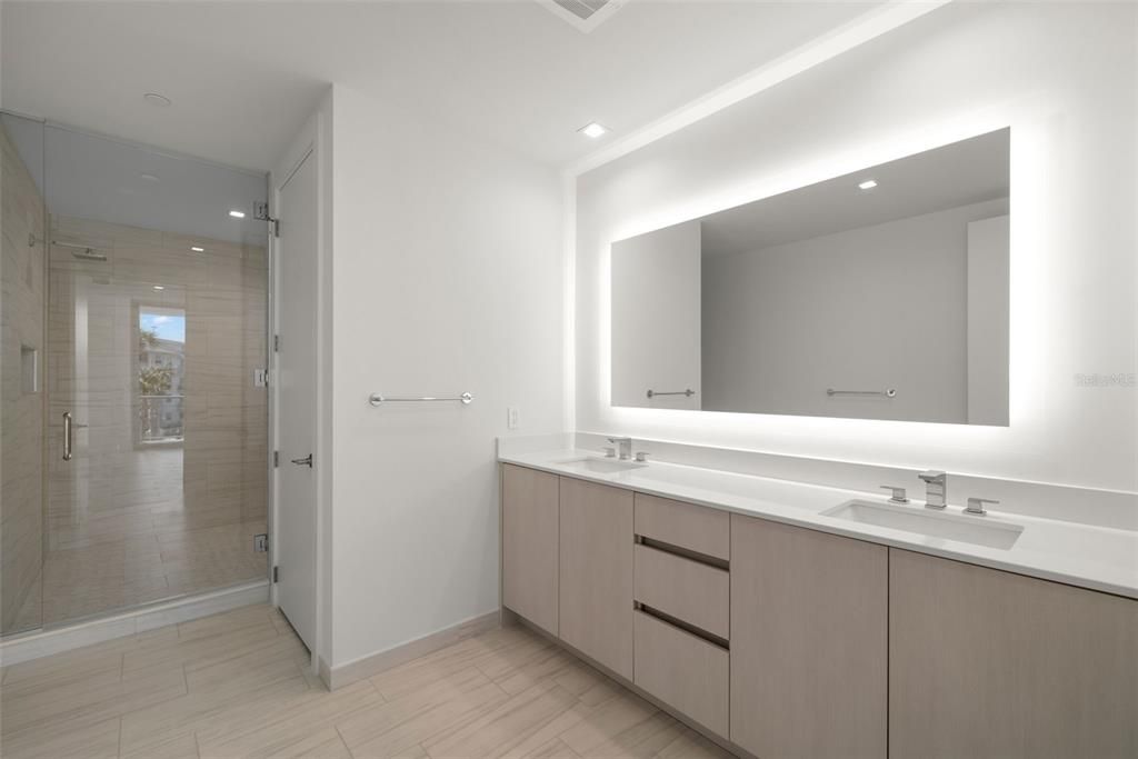 合同活跃: $1,195,000 (3 贝兹, 2 浴室, 1811 平方英尺)