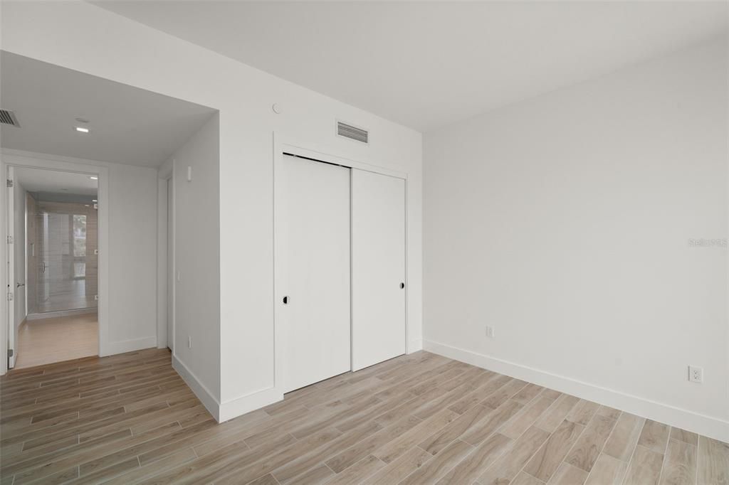 合同活跃: $1,195,000 (3 贝兹, 2 浴室, 1811 平方英尺)