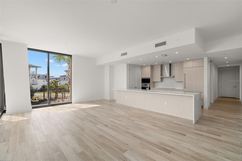 合同活跃: $1,195,000 (3 贝兹, 2 浴室, 1811 平方英尺)