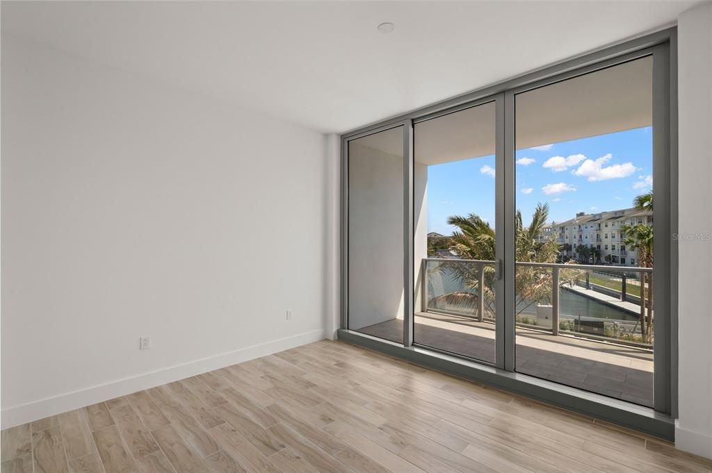 合同活跃: $1,195,000 (3 贝兹, 2 浴室, 1811 平方英尺)