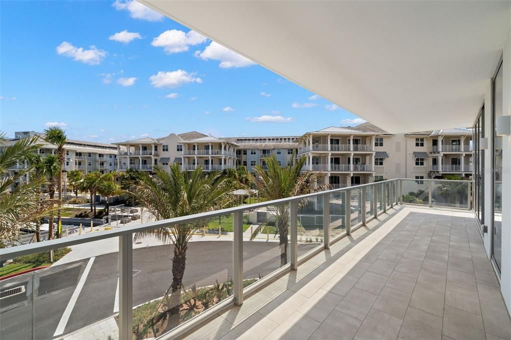 合同活跃: $1,195,000 (3 贝兹, 2 浴室, 1811 平方英尺)