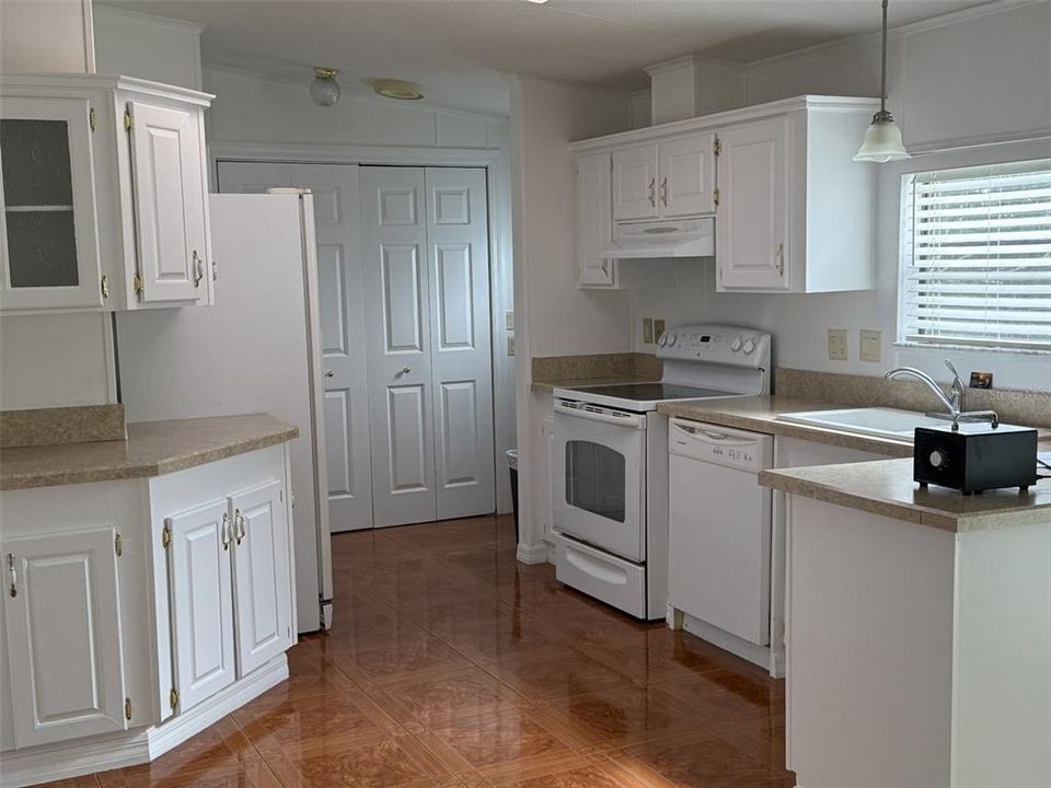 En Venta: $192,000 (3 camas, 2 baños, 1350 Pies cuadrados)