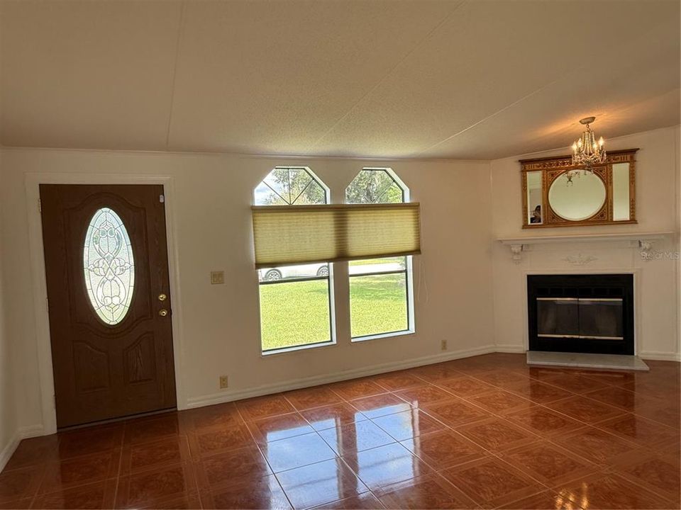 En Venta: $192,000 (3 camas, 2 baños, 1350 Pies cuadrados)