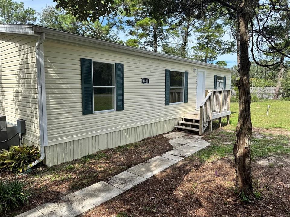 待售: $185,000 (3 贝兹, 2 浴室, 1040 平方英尺)