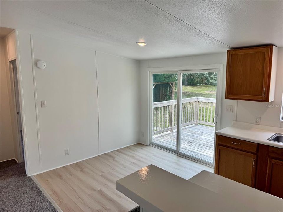 待售: $185,000 (3 贝兹, 2 浴室, 1040 平方英尺)