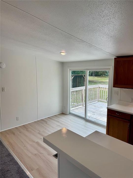 待售: $185,000 (3 贝兹, 2 浴室, 1040 平方英尺)