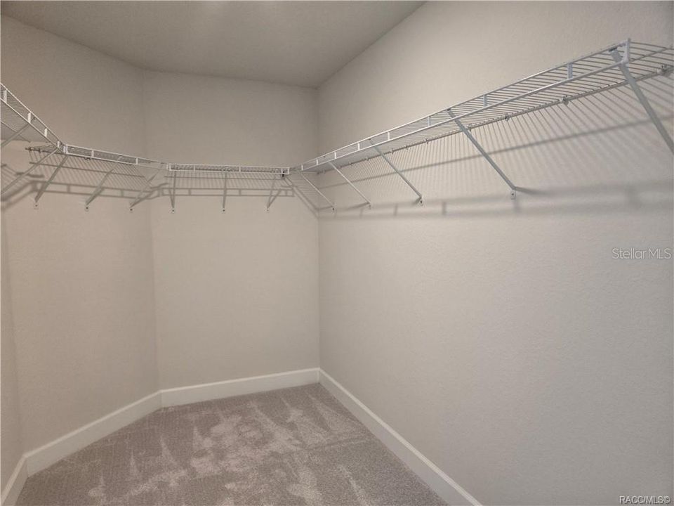 На продажу: $320,600 (3 спален, 2 ванн, 1970 Квадратных фут)