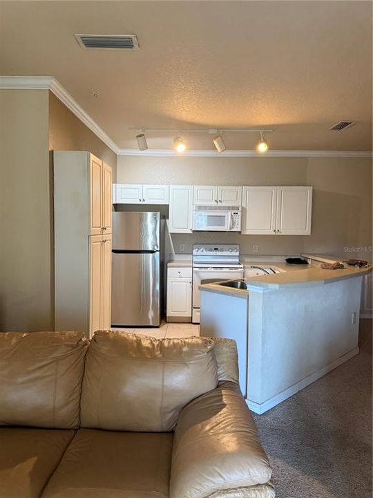 For Rent: $1,500 (1 beds, 1 baths, 724 Square Feet)