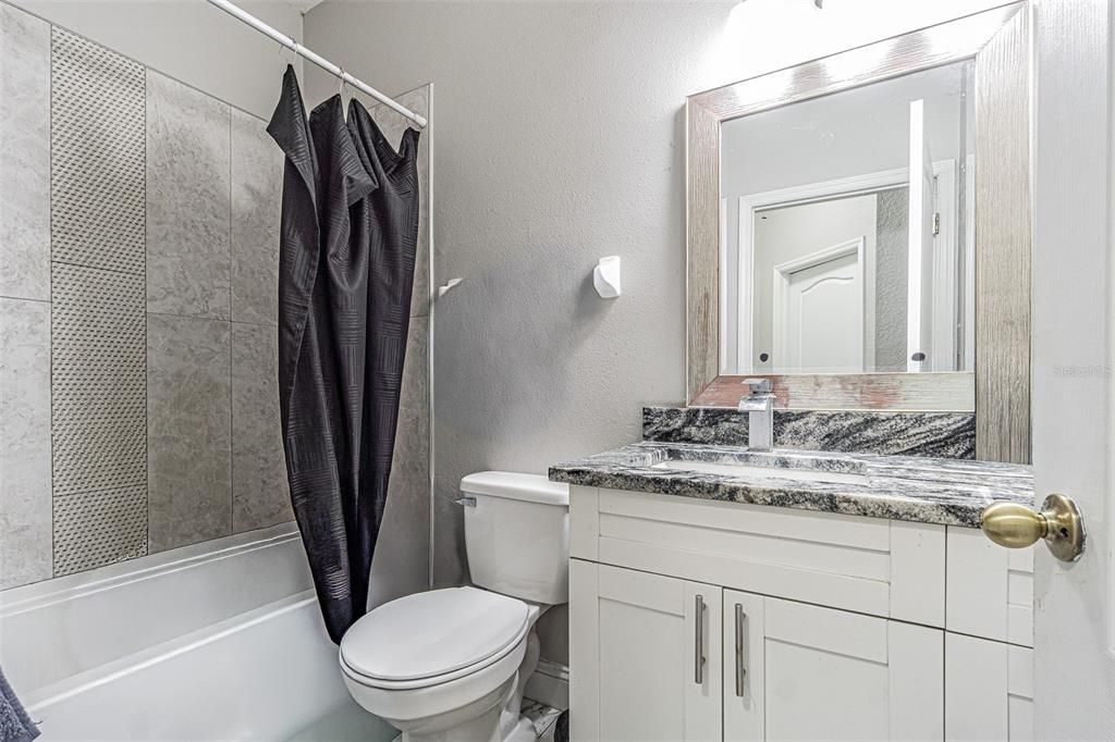 Activo con contrato: $329,000 (3 camas, 2 baños, 1746 Pies cuadrados)