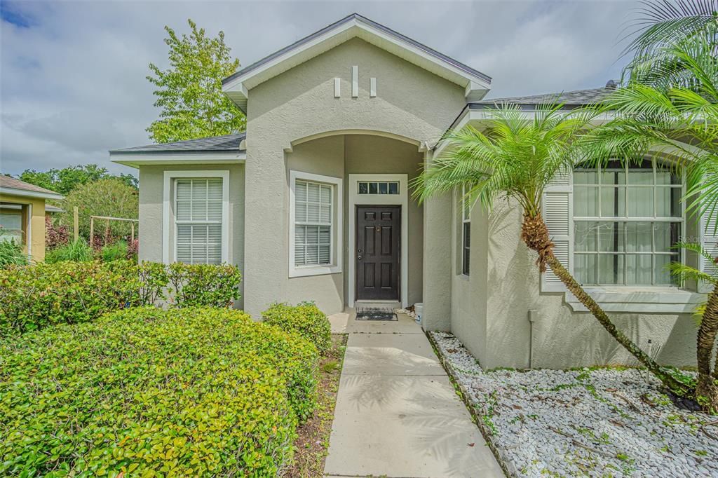 Activo con contrato: $329,000 (3 camas, 2 baños, 1746 Pies cuadrados)