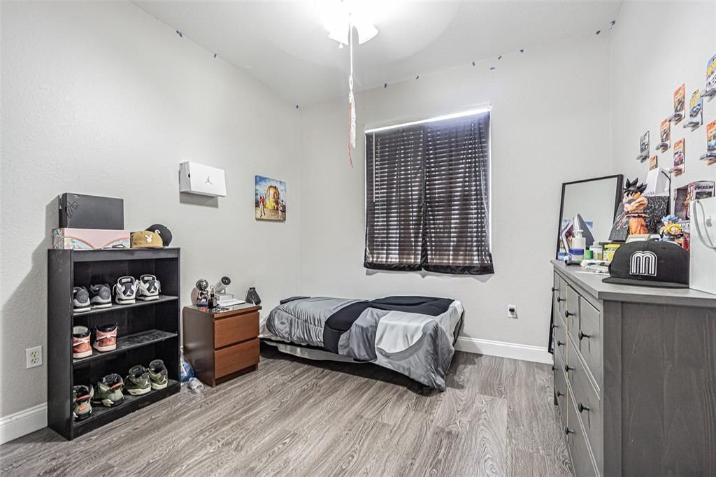 Activo con contrato: $329,000 (3 camas, 2 baños, 1746 Pies cuadrados)