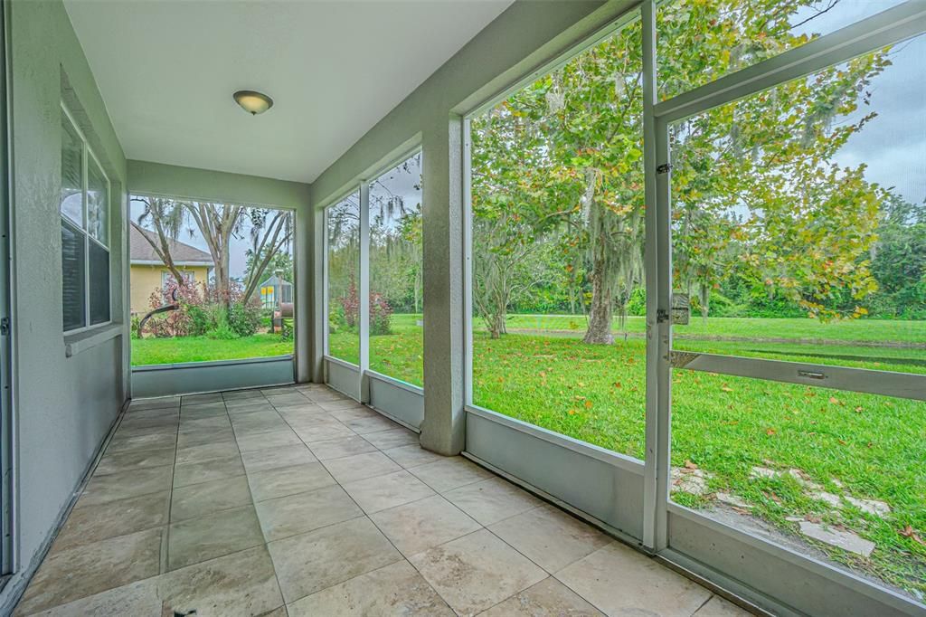 Activo con contrato: $329,000 (3 camas, 2 baños, 1746 Pies cuadrados)