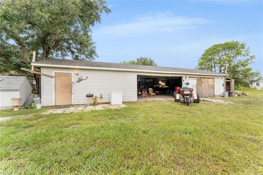 Active With Contract: $279,900 (3 beds, 2 baths, 1456 Square Feet)