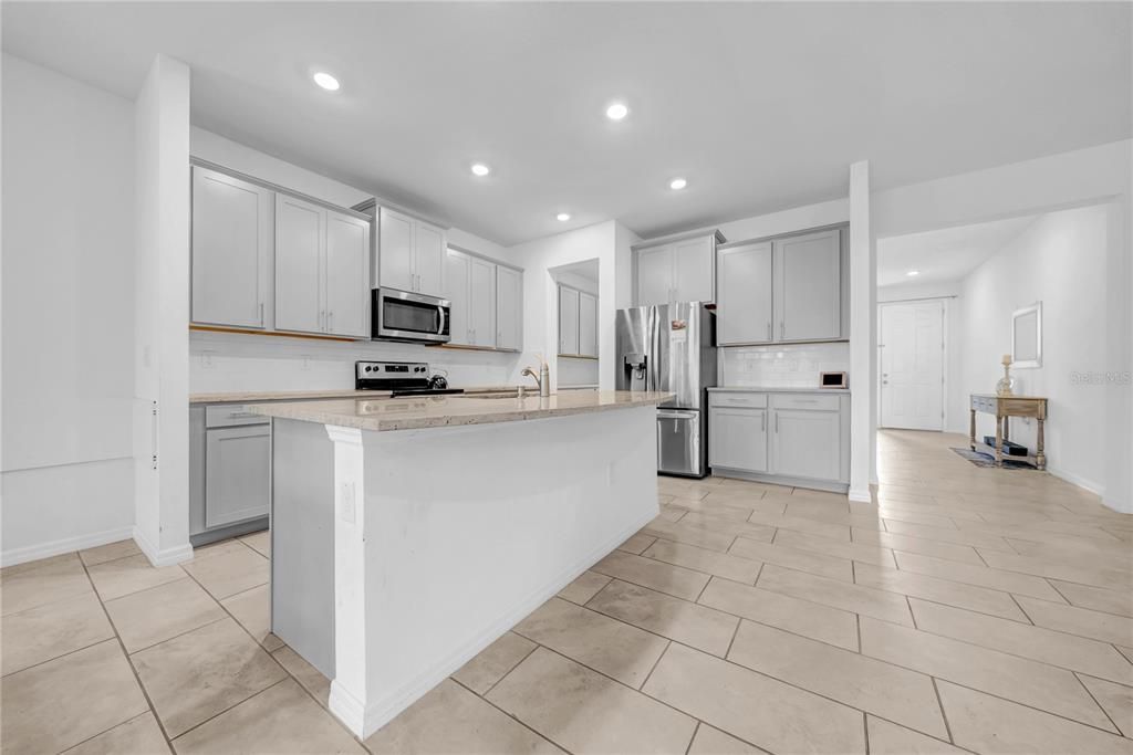 На продажу: $685,746 (4 спален, 3 ванн, 3313 Квадратных фут)