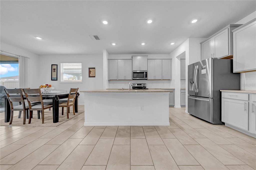 На продажу: $685,746 (4 спален, 3 ванн, 3313 Квадратных фут)