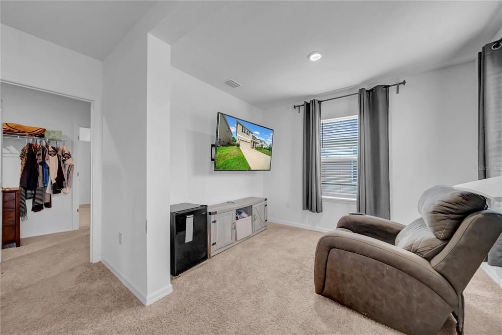 На продажу: $685,746 (4 спален, 3 ванн, 3313 Квадратных фут)