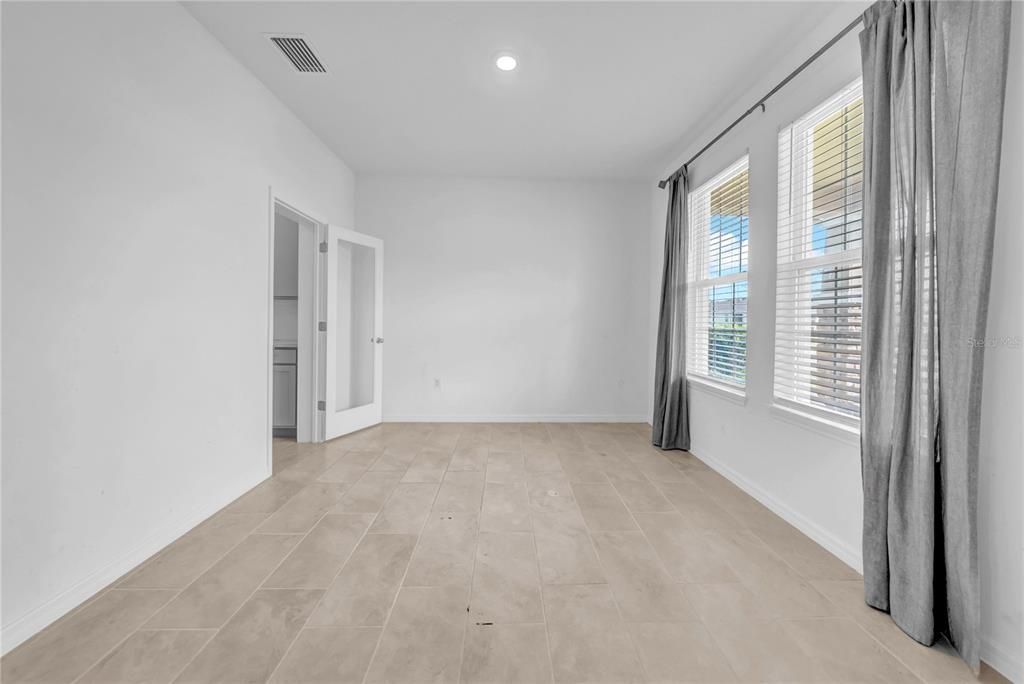 На продажу: $685,746 (4 спален, 3 ванн, 3313 Квадратных фут)