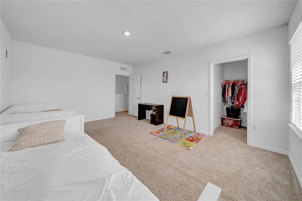 На продажу: $685,746 (4 спален, 3 ванн, 3313 Квадратных фут)