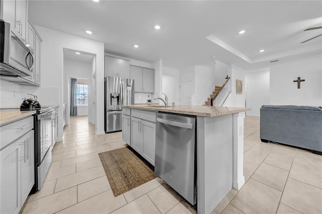 На продажу: $685,746 (4 спален, 3 ванн, 3313 Квадратных фут)