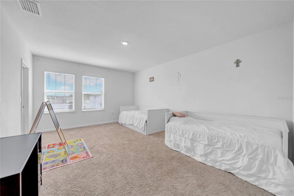 На продажу: $685,746 (4 спален, 3 ванн, 3313 Квадратных фут)