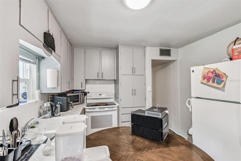 For Sale: $749,000 (5 beds, 0 baths, 2766 Square Feet)