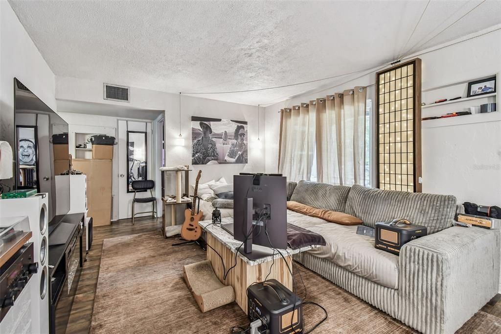 For Sale: $749,000 (5 beds, 0 baths, 2766 Square Feet)