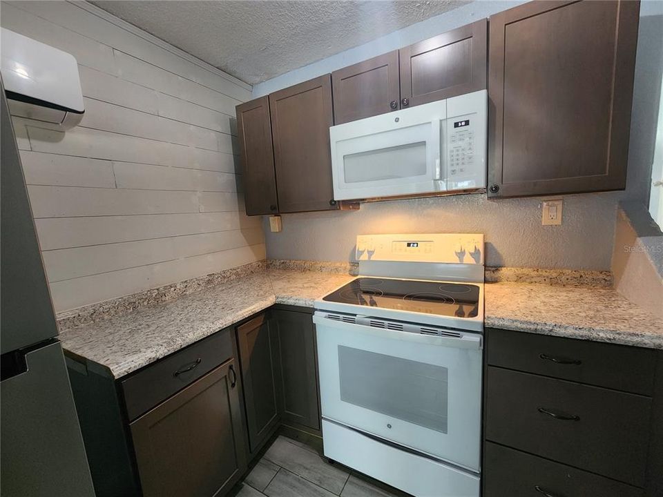 For Sale: $749,000 (5 beds, 0 baths, 2766 Square Feet)