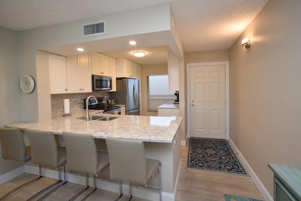 На продажу: $399,999 (2 спален, 2 ванн, 945 Квадратных фут)