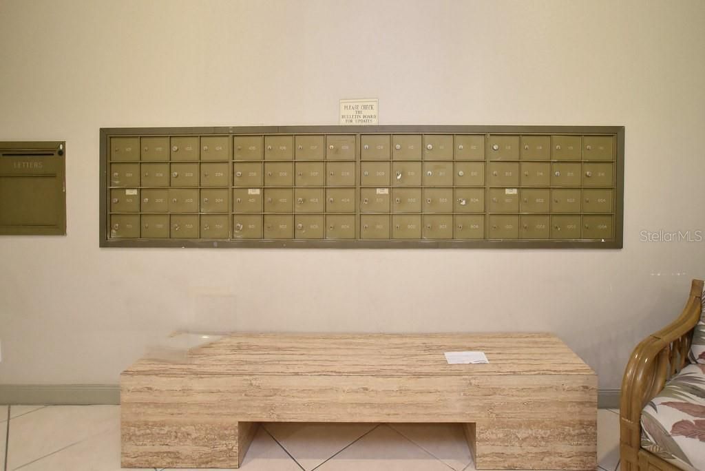 На продажу: $399,999 (2 спален, 2 ванн, 945 Квадратных фут)