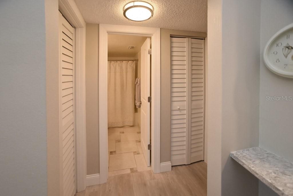 На продажу: $399,999 (2 спален, 2 ванн, 945 Квадратных фут)