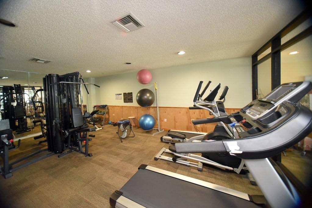 На продажу: $399,999 (2 спален, 2 ванн, 945 Квадратных фут)