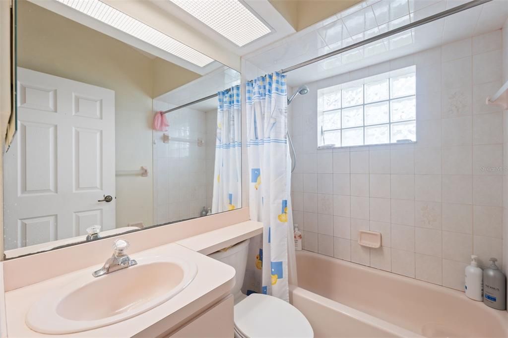 Active With Contract: $270,000 (2 beds, 2 baths, 1264 Square Feet)