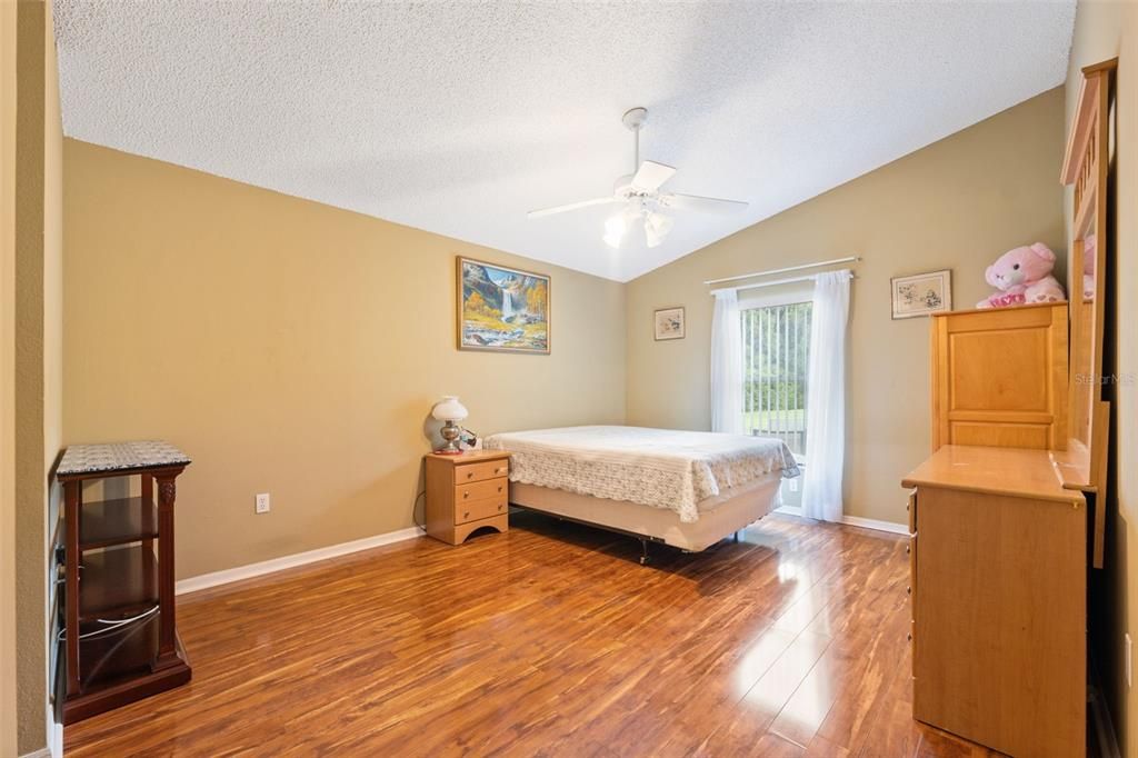 Active With Contract: $270,000 (2 beds, 2 baths, 1264 Square Feet)