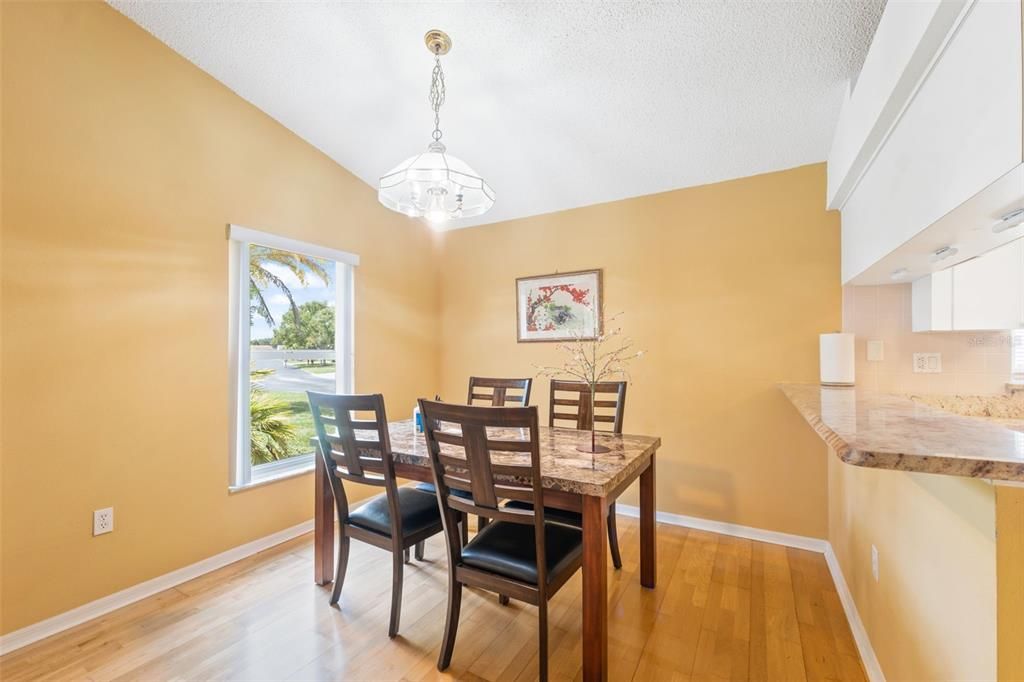 Active With Contract: $270,000 (2 beds, 2 baths, 1264 Square Feet)