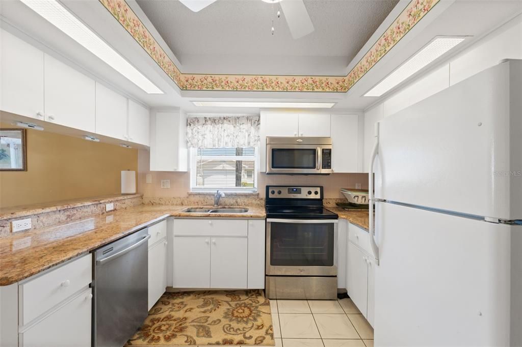 Active With Contract: $270,000 (2 beds, 2 baths, 1264 Square Feet)