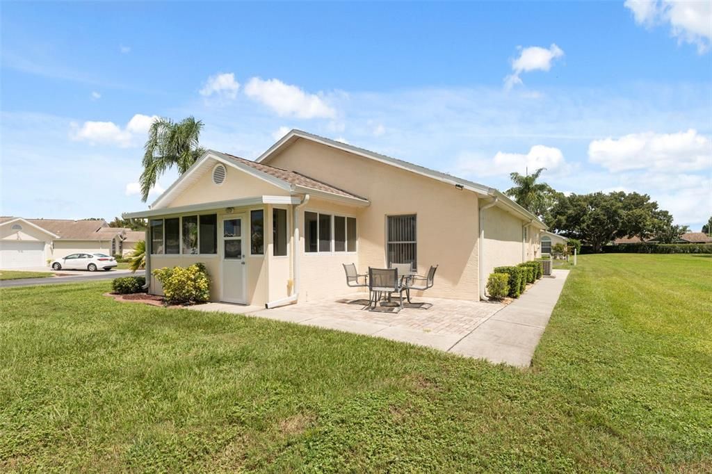 Active With Contract: $270,000 (2 beds, 2 baths, 1264 Square Feet)