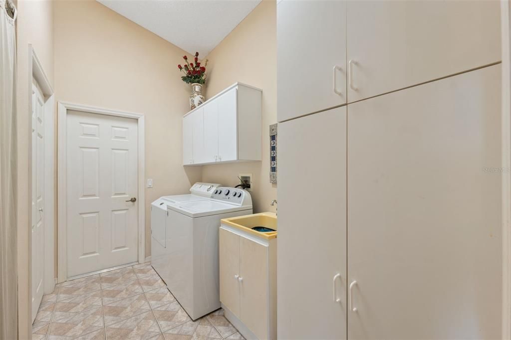 Active With Contract: $270,000 (2 beds, 2 baths, 1264 Square Feet)