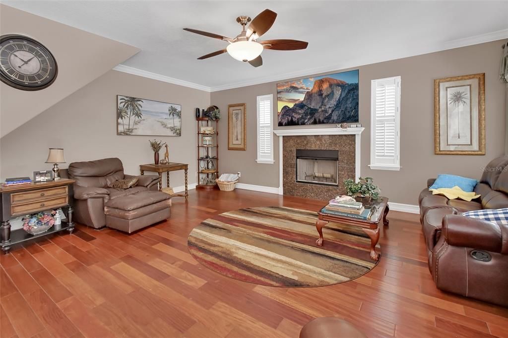 En Venta: $879,900 (5 camas, 3 baños, 3154 Pies cuadrados)