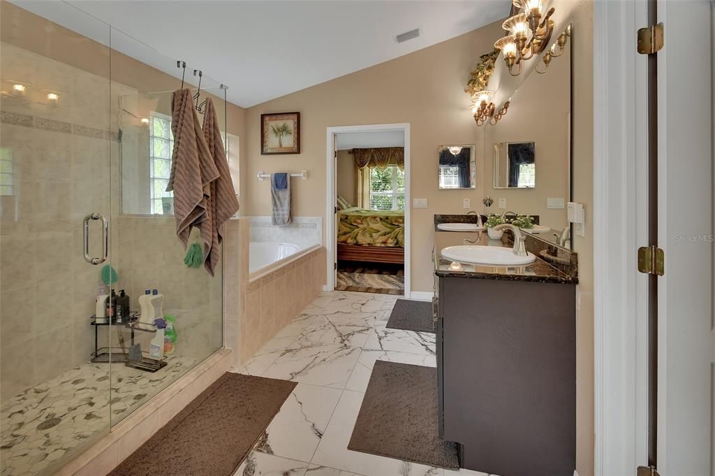 En Venta: $879,900 (5 camas, 3 baños, 3154 Pies cuadrados)