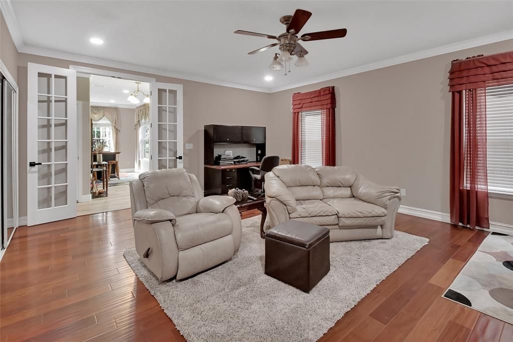 En Venta: $879,900 (5 camas, 3 baños, 3154 Pies cuadrados)